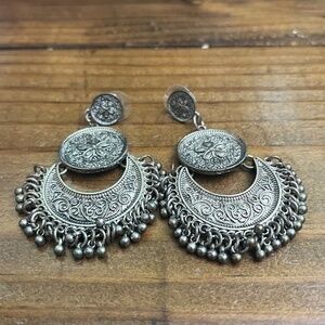 Retro Estate Large Bohemian Flower Tribal Etched Silver Tone Earrings